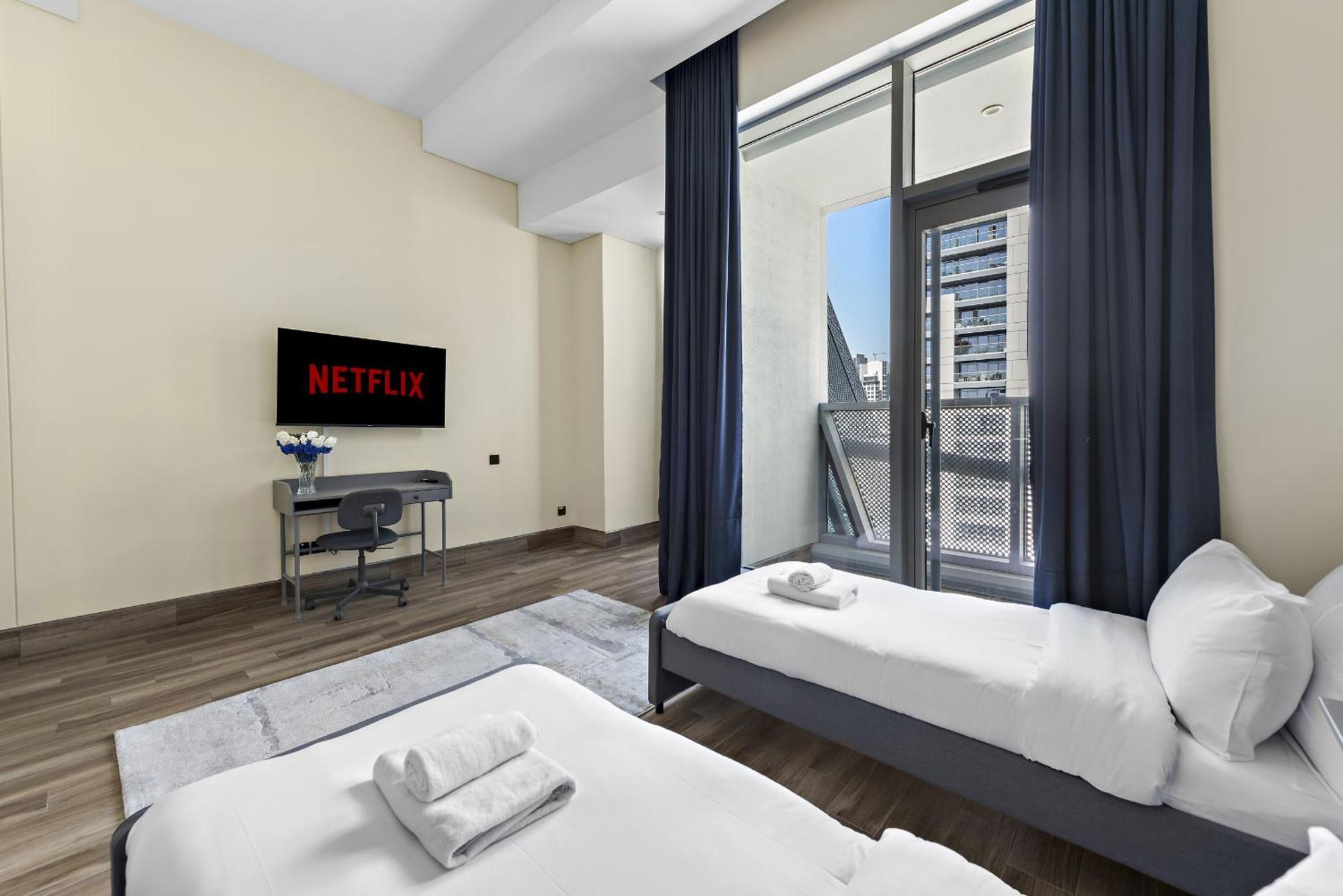 Vayk - Contemporary Building, Spacious 2-bedroom Apartment