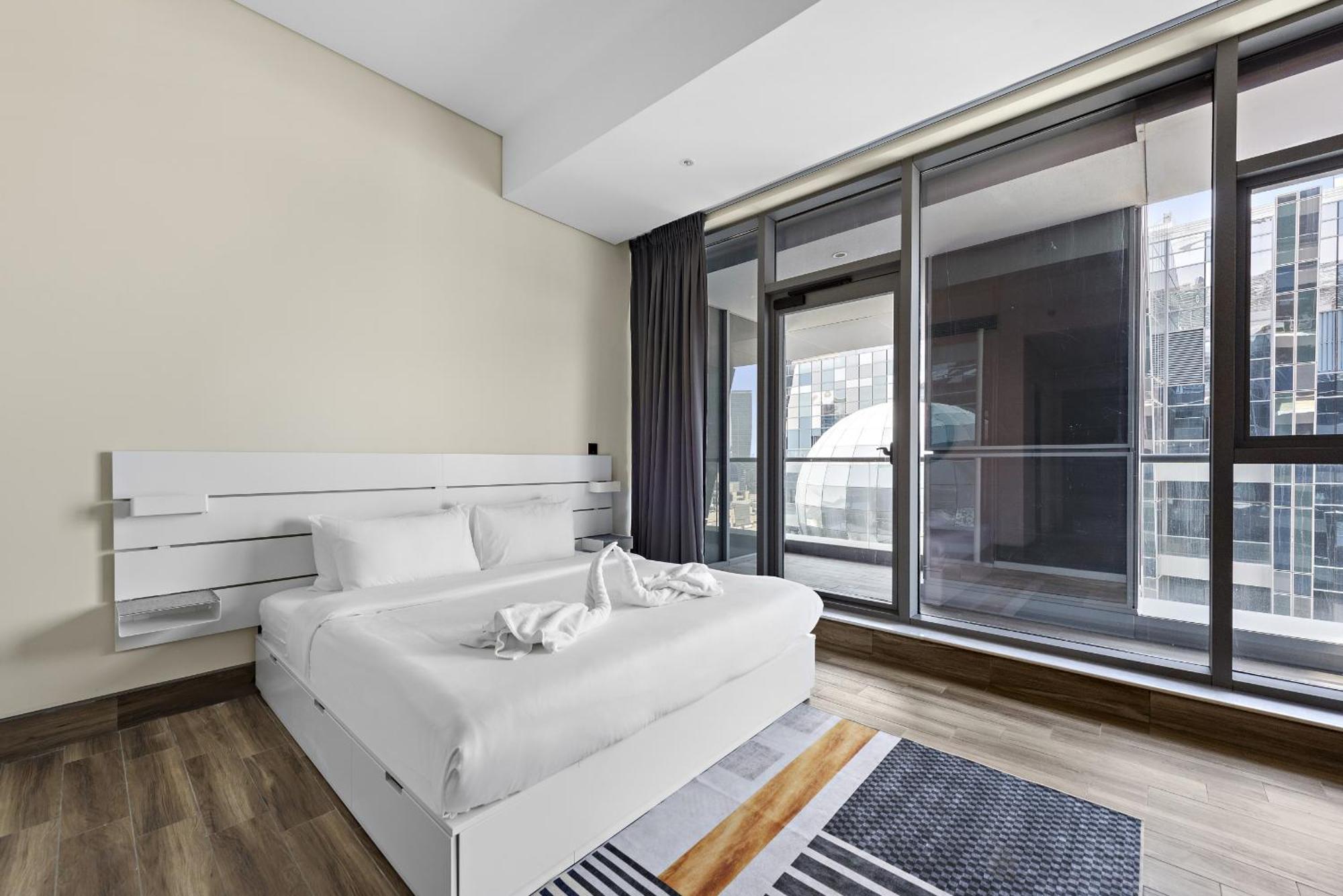 Vayk - Contemporary Building, Spacious 2-bedroom Dubai