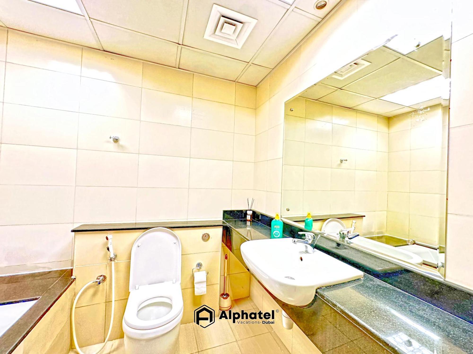 Guest house Elegant 3-bedroom In Jvc - - Ideal For Modern Lifestyles - By Alphatel Vacations *