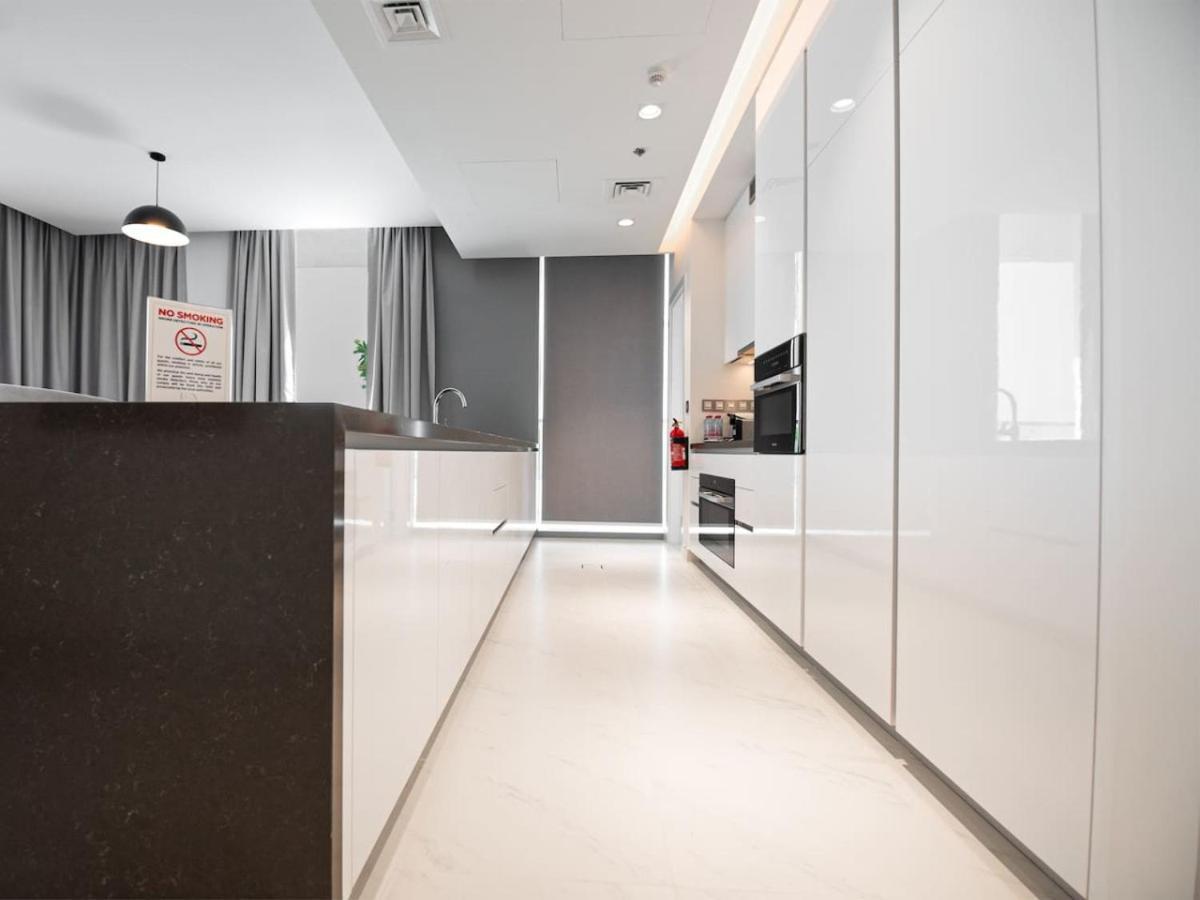 Apartment Elegant 2 Bed Maids In Dt1 With Rooftop Pool