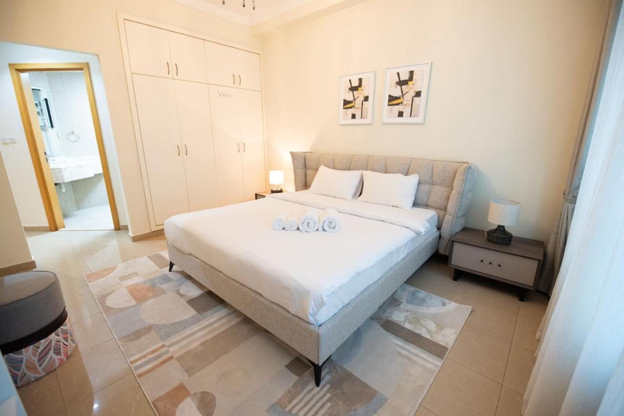 Modern 2-bed In The Heart Of Marina Apartment *