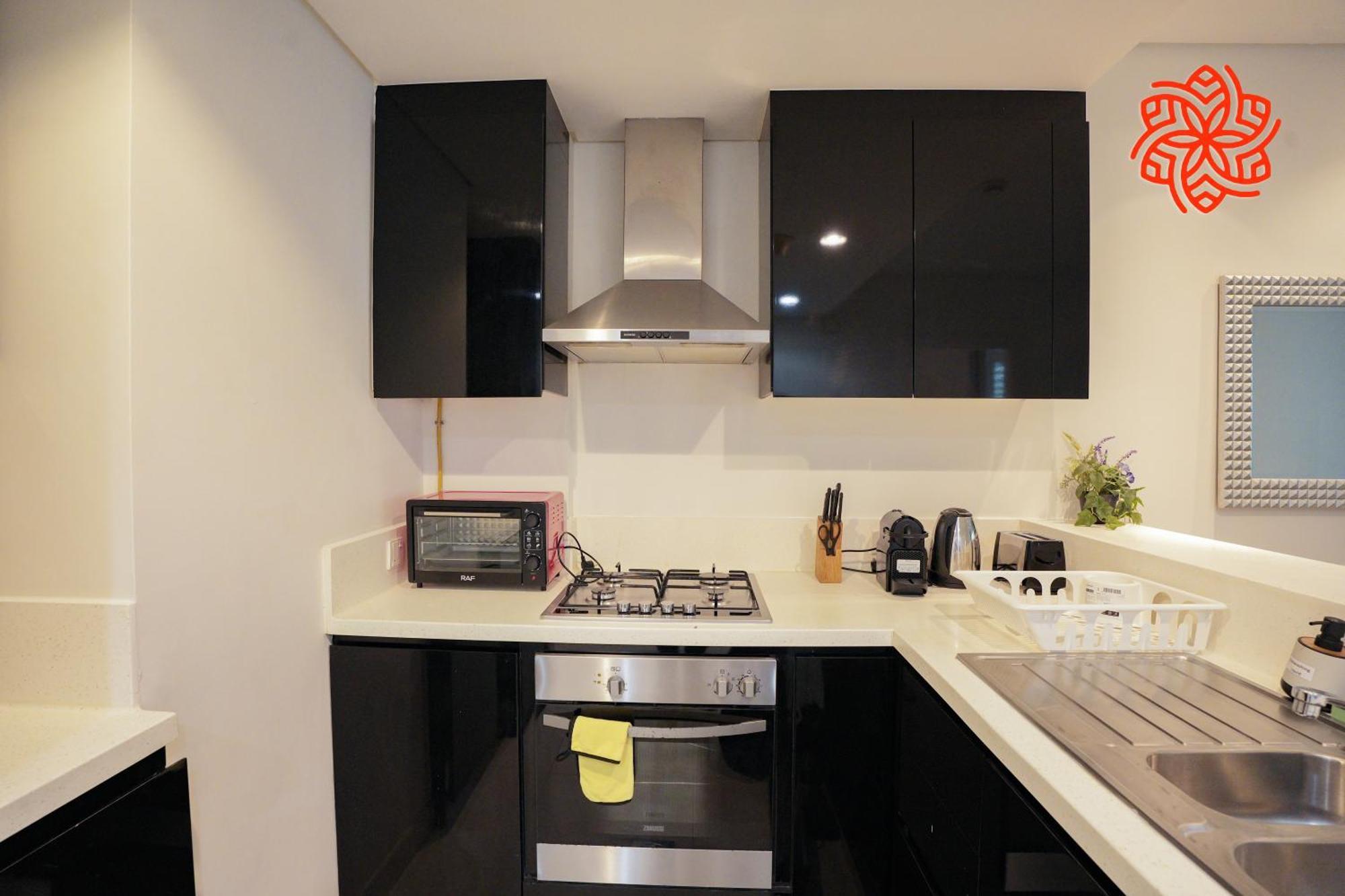 Alashrafia Saray- Upscale 1bdr In Canal Views Dubai