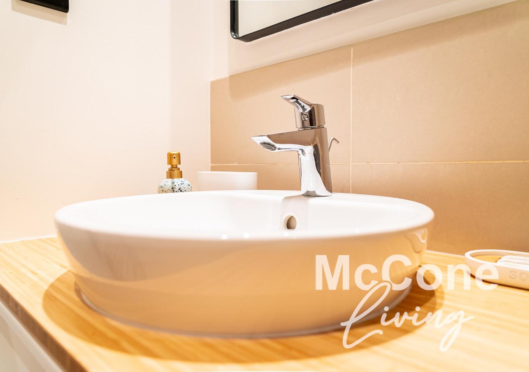 Inviting 2br With Pool & Pet-friendly Option