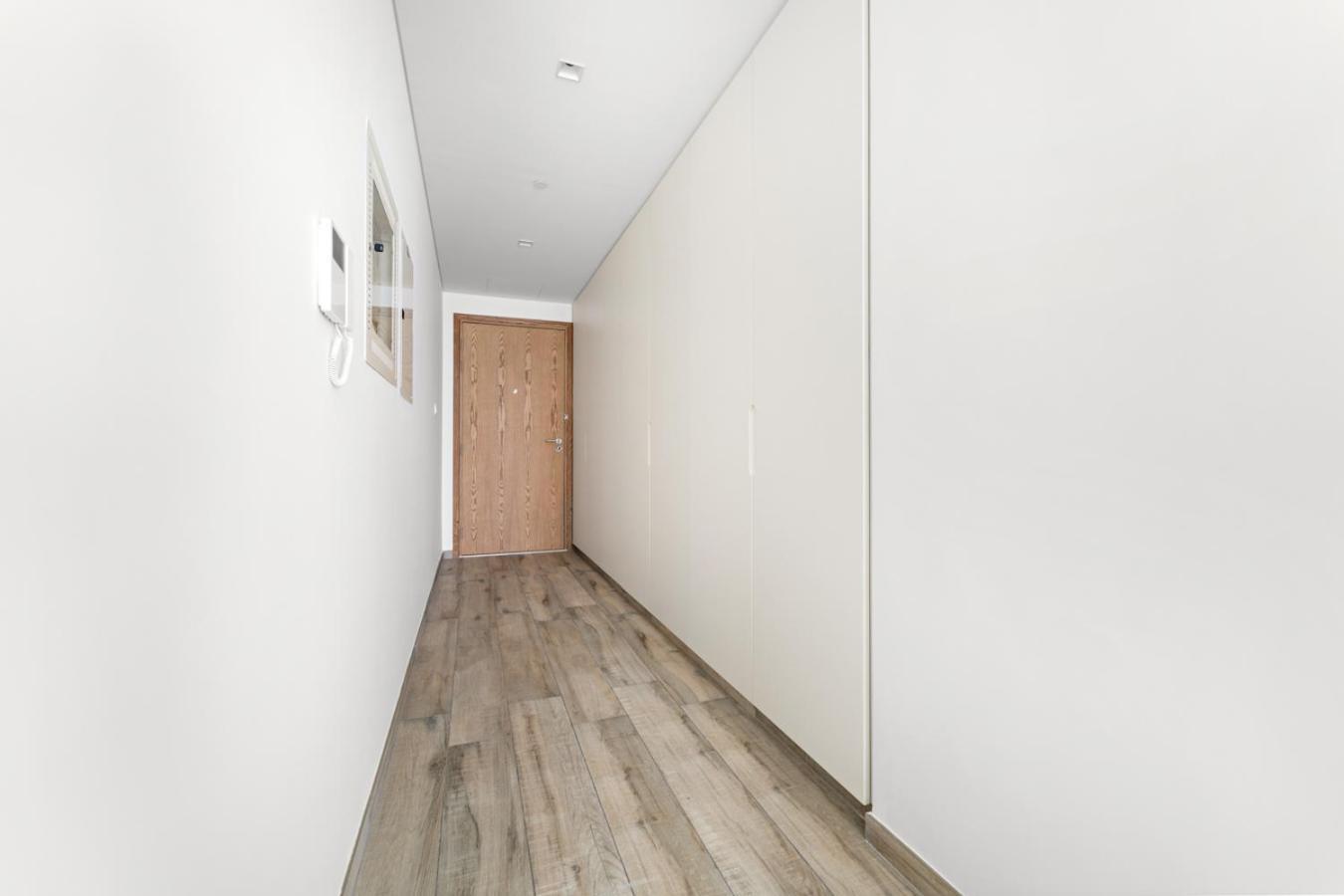 Stonetree - Newly Furnished - Stylish