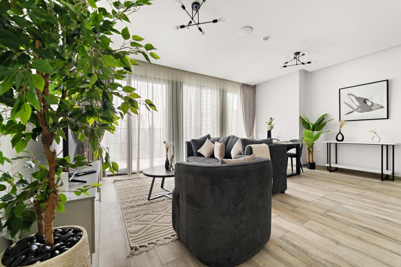 Stonetree - Newly Furnished - Stylish Apartment