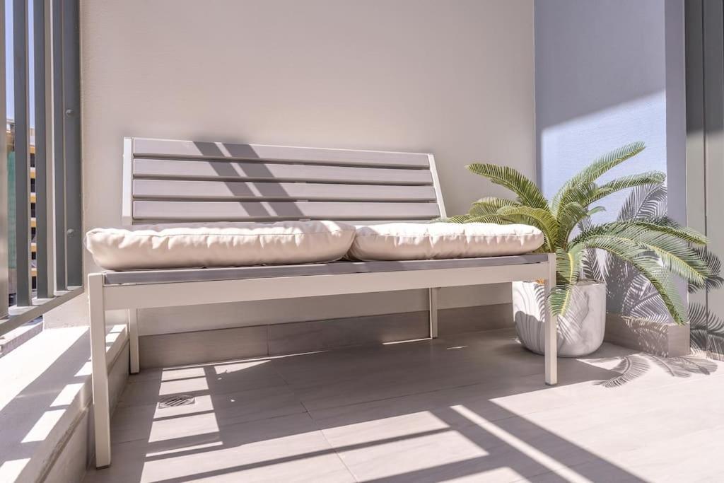 Location And Work And Chill Near Miracle Garden * Dubai