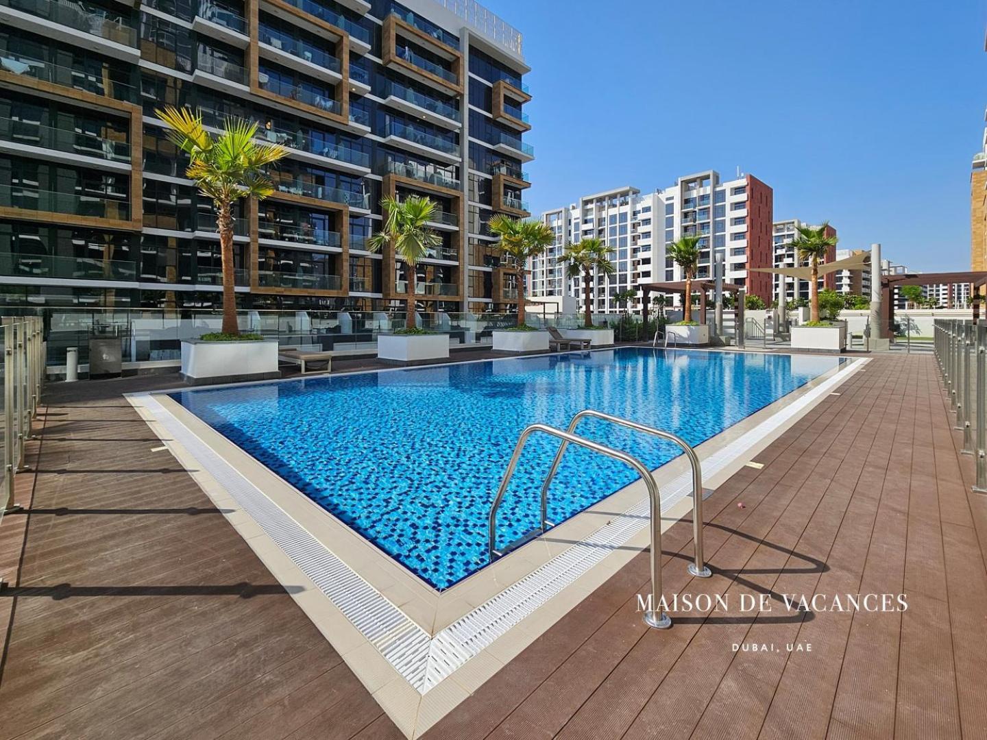 Pool View 10mins From Mall