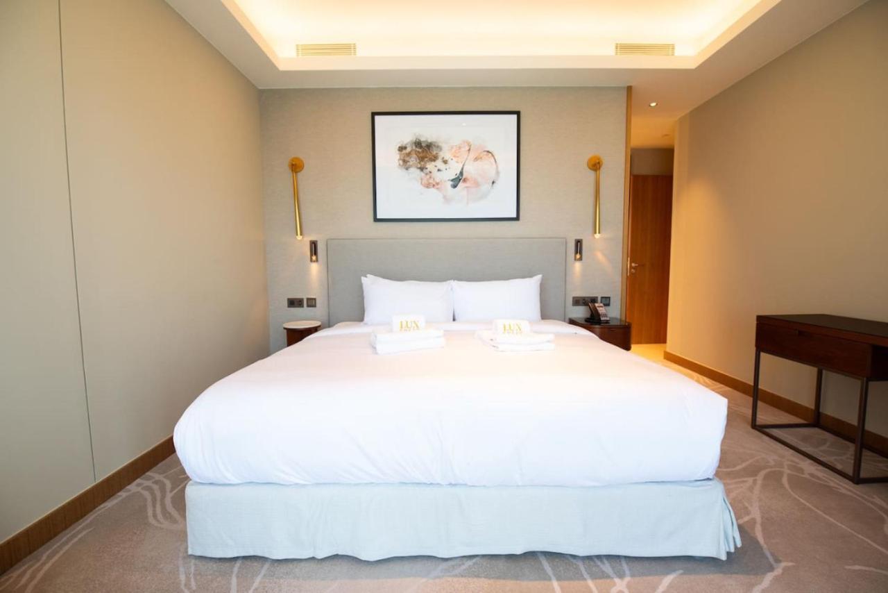 Gorgeous High Floor 3-bed With Full Burj View Dubai