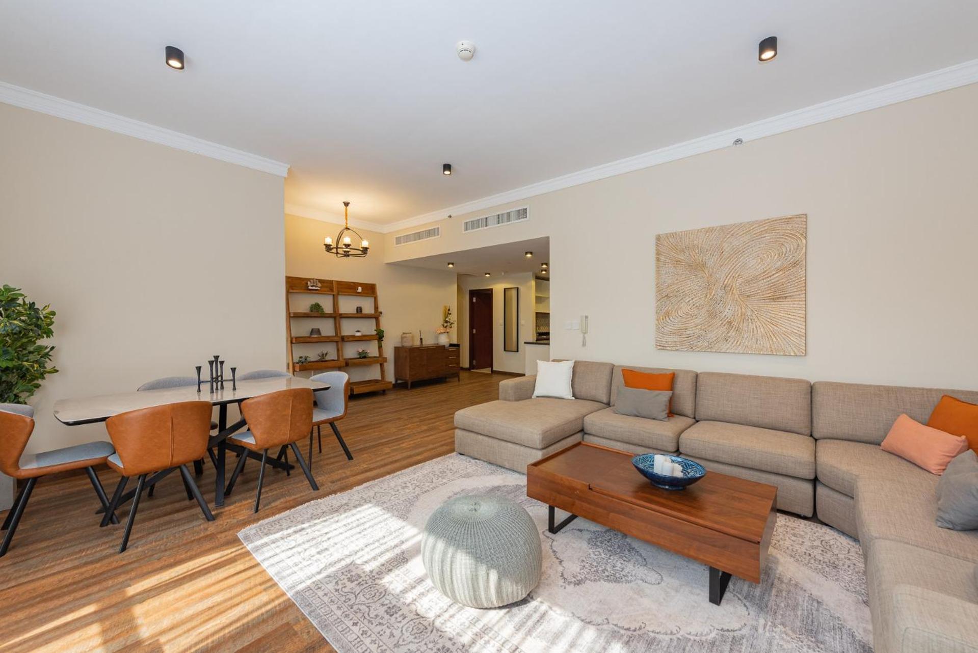 Rimal 4, Jbr- Elegant 2 Br Apartment Dubai