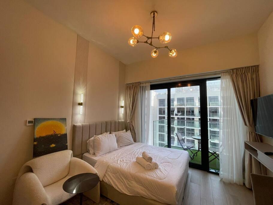 In Azizi Riviera 47 *