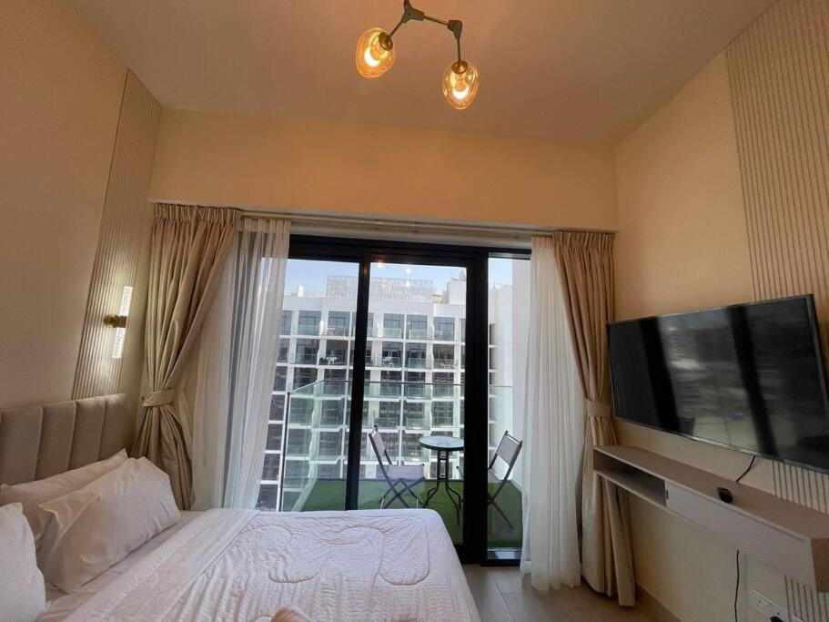 Apartment In Azizi Riviera 47