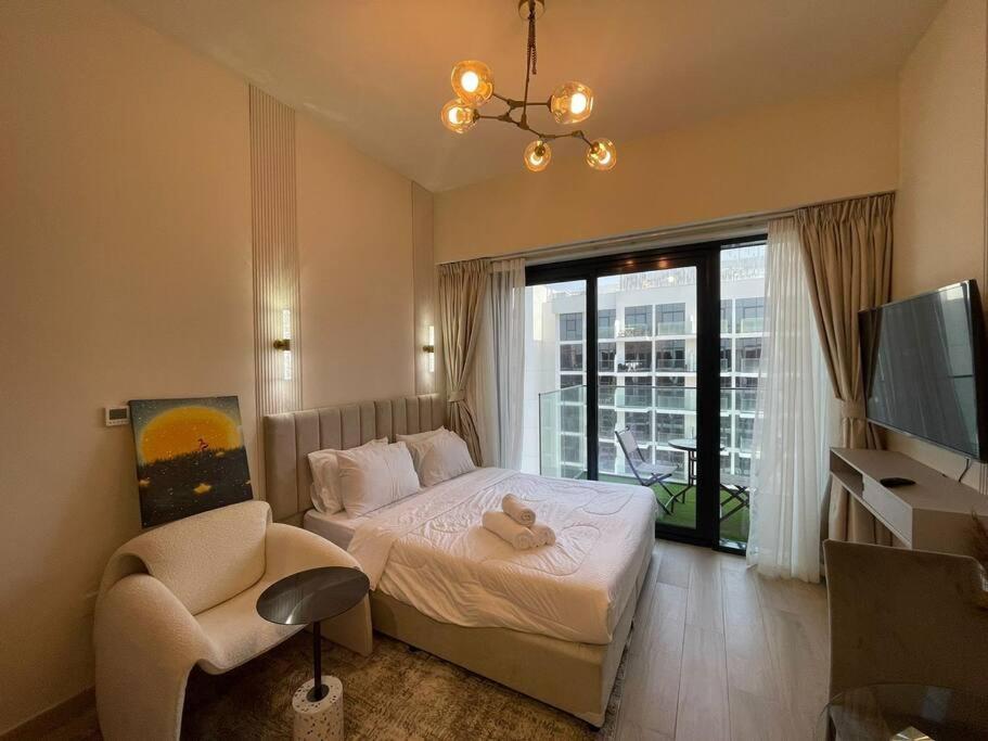 In Azizi Riviera 47 Dubai