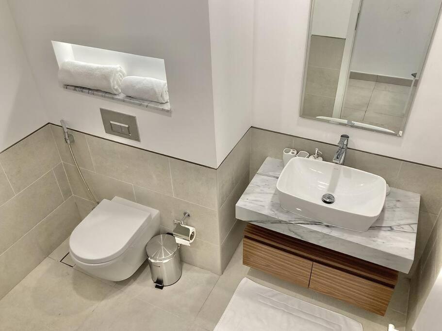 Apartment White Sage Tranquil Haven 1br With Burj Views Dubai
