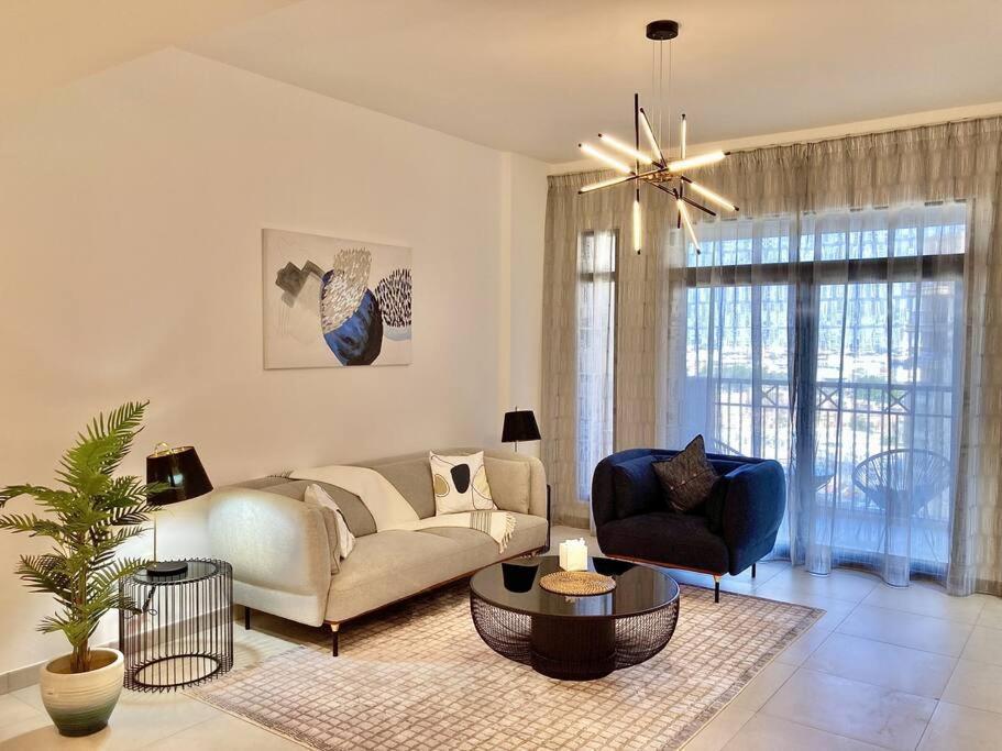 Apartment White Sage Tranquil Haven 1br With Burj Views Dubai