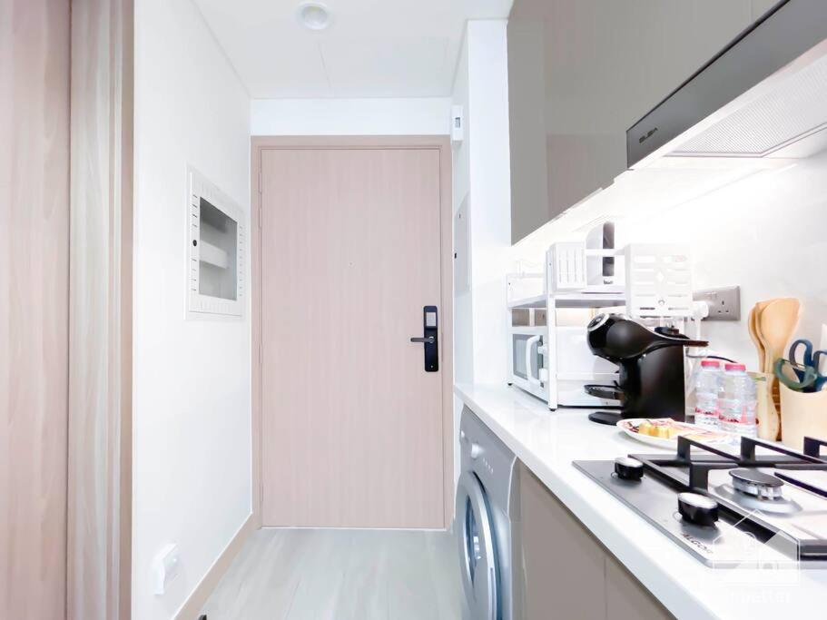 Opulent With Balcony At Aziz Riviera * Dubai