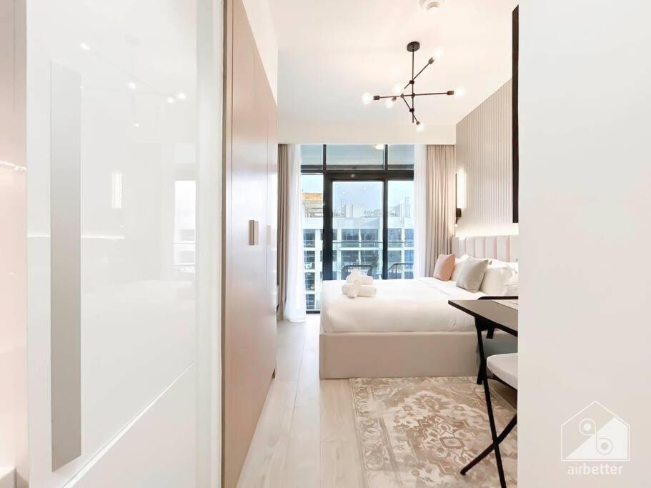 Opulent With Balcony At Aziz Riviera * Dubai