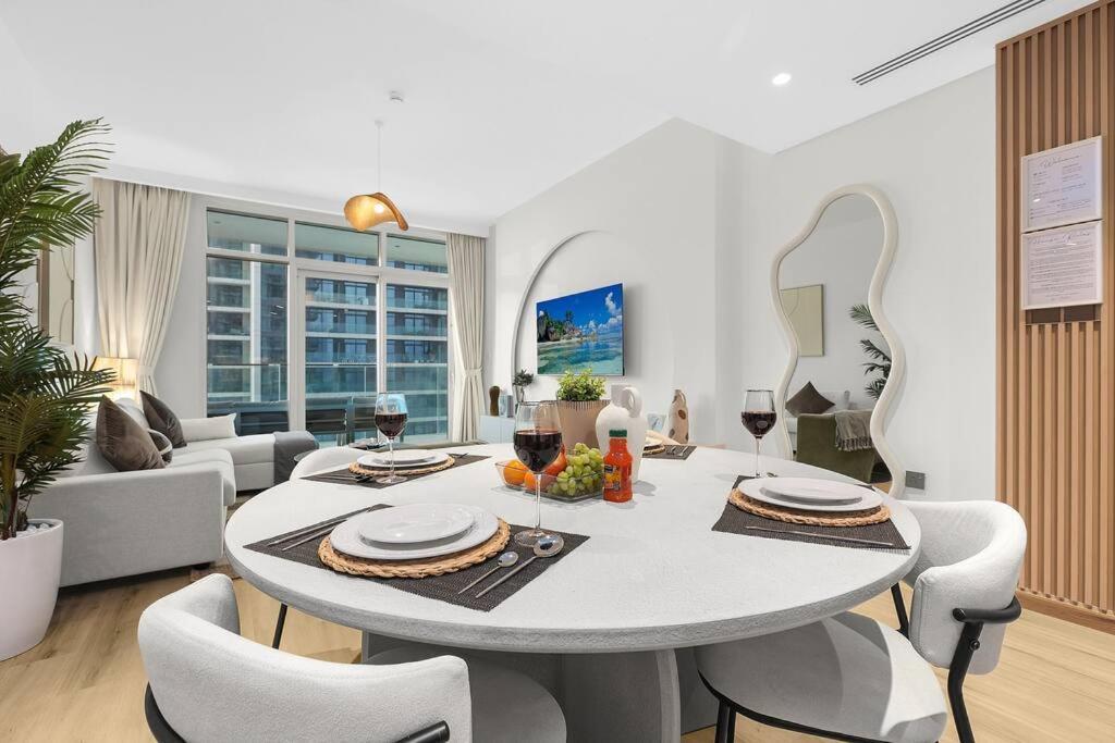 First Class 1br Stunning Marina & Palm View Apartment Dubai