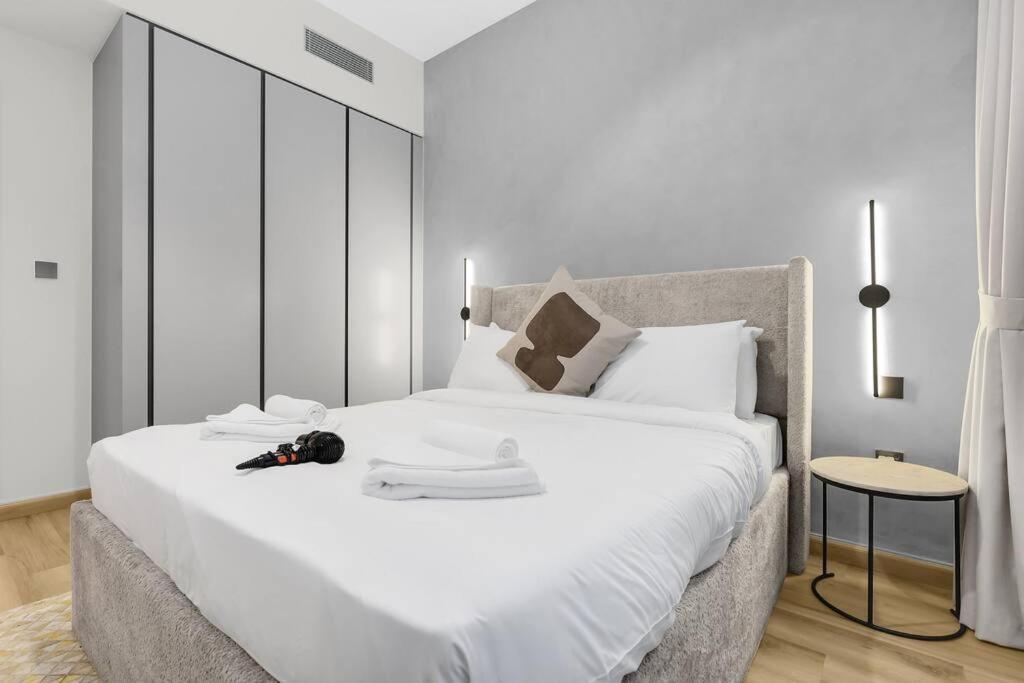 First Class 1br Stunning Marina & Palm View * Dubai