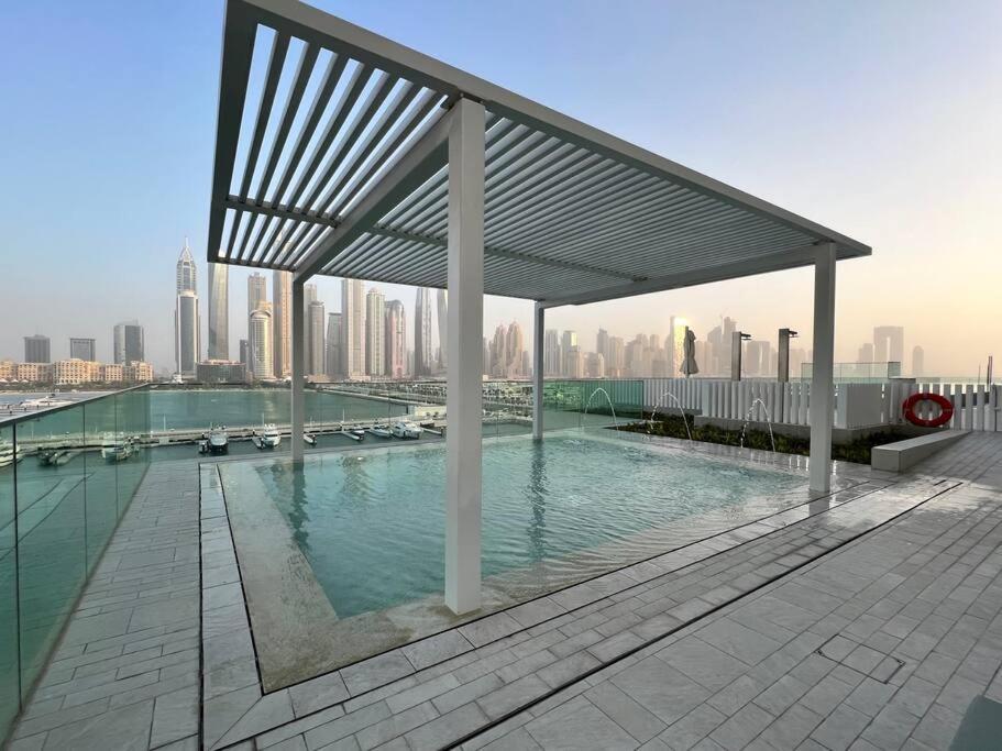 First Class 1br Stunning Marina & Palm View Apartment Dubai