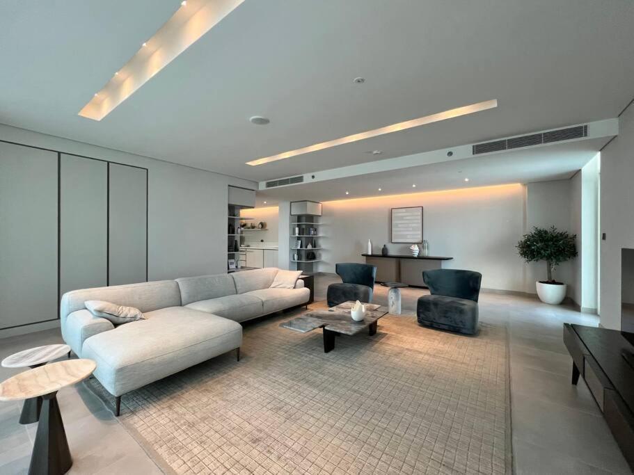 First Class 1br Stunning Marina & Palm View Apartment *