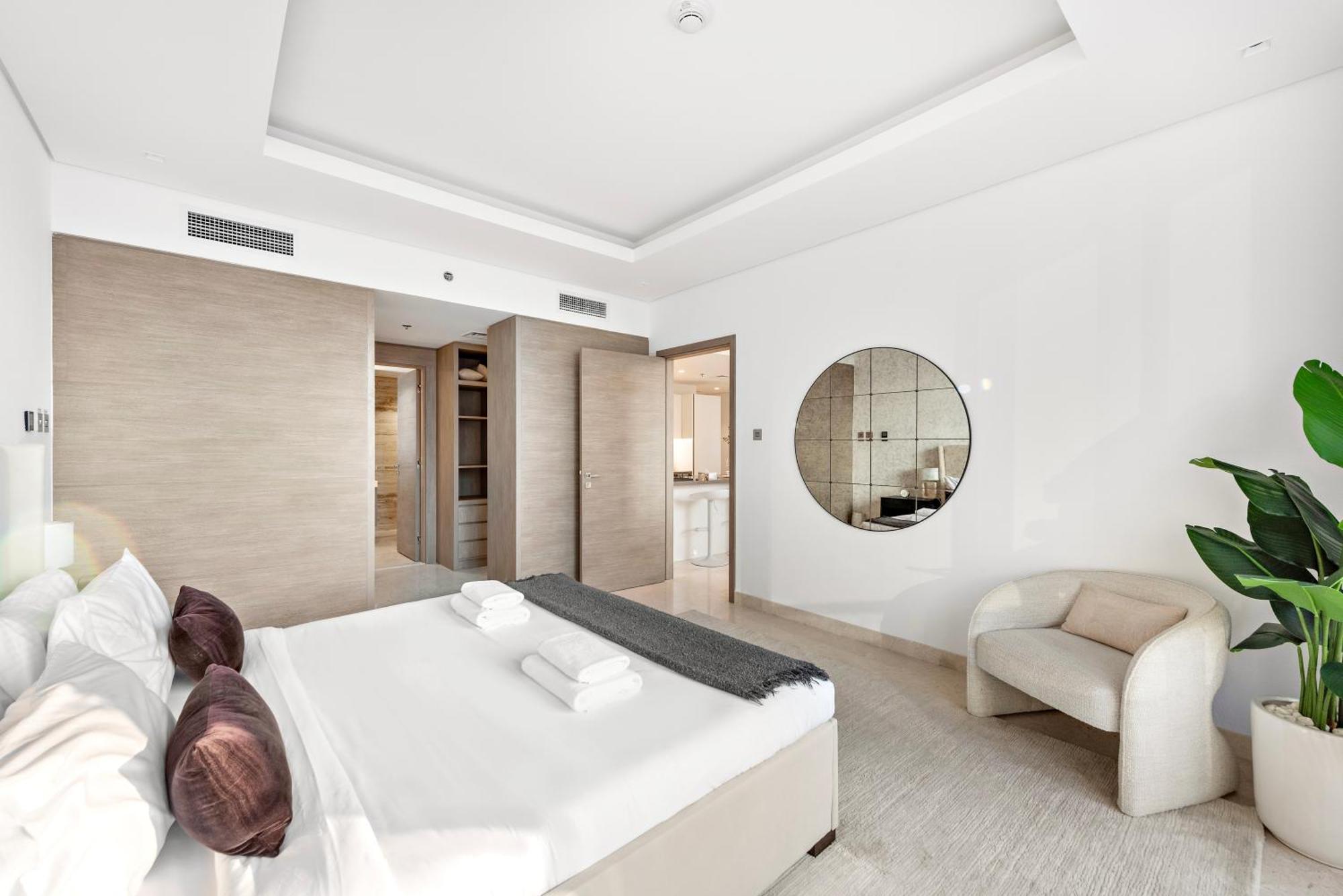 Elegant 1br With Walk-in Closet & Burj Views *