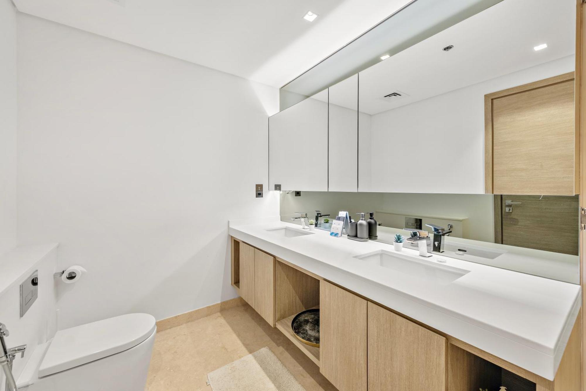 Apartment Elegant 1br With Walk-in Closet & Burj Views