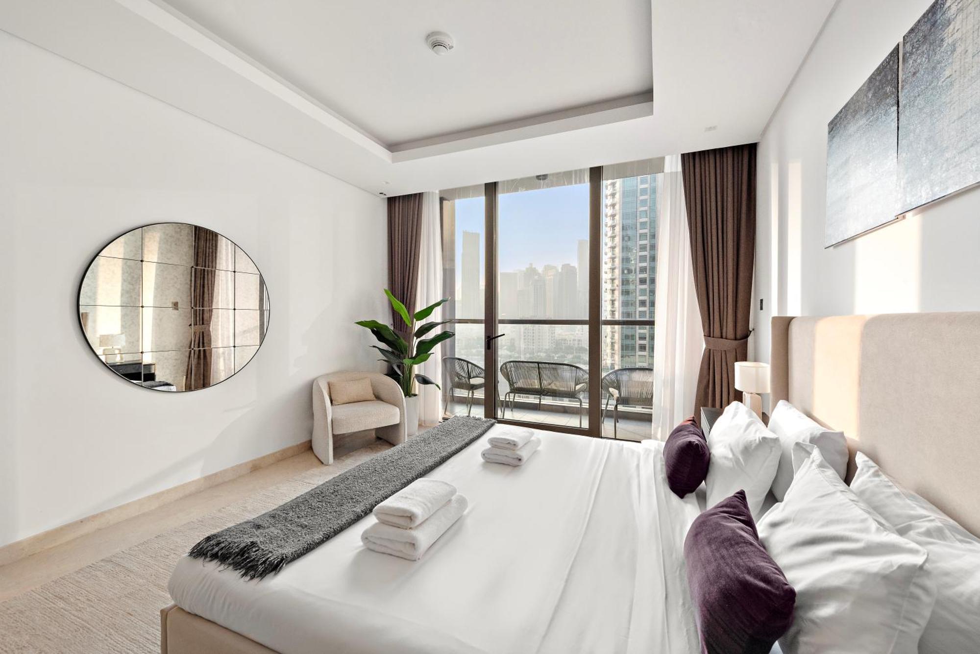 Elegant 1br With Walk-in Closet & Burj Views Dubai
