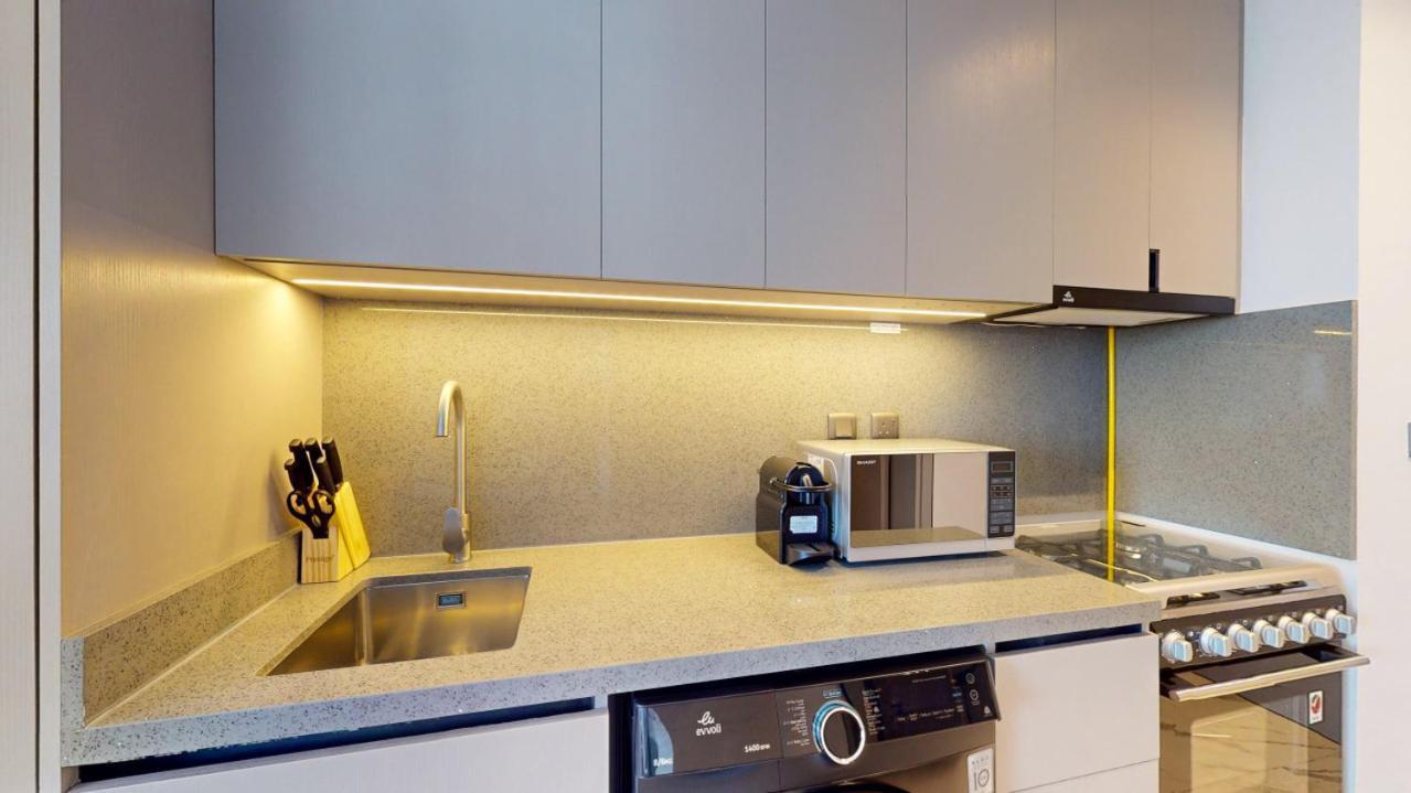 Mag Eye 910 - Aesthetic In Meydan Apartment Dubai