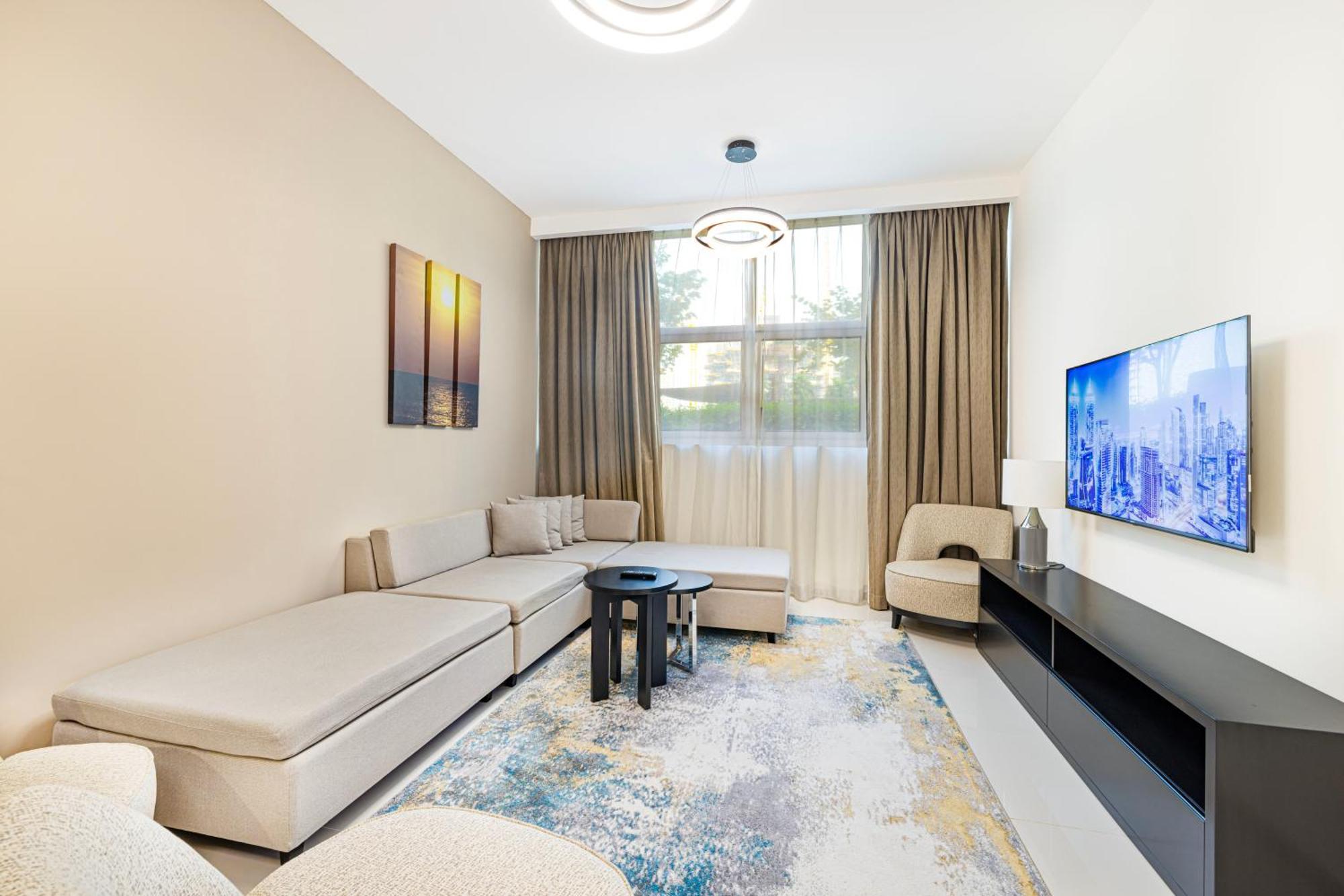 Daniels Stylish 1br In Jumeirah Village Circle *