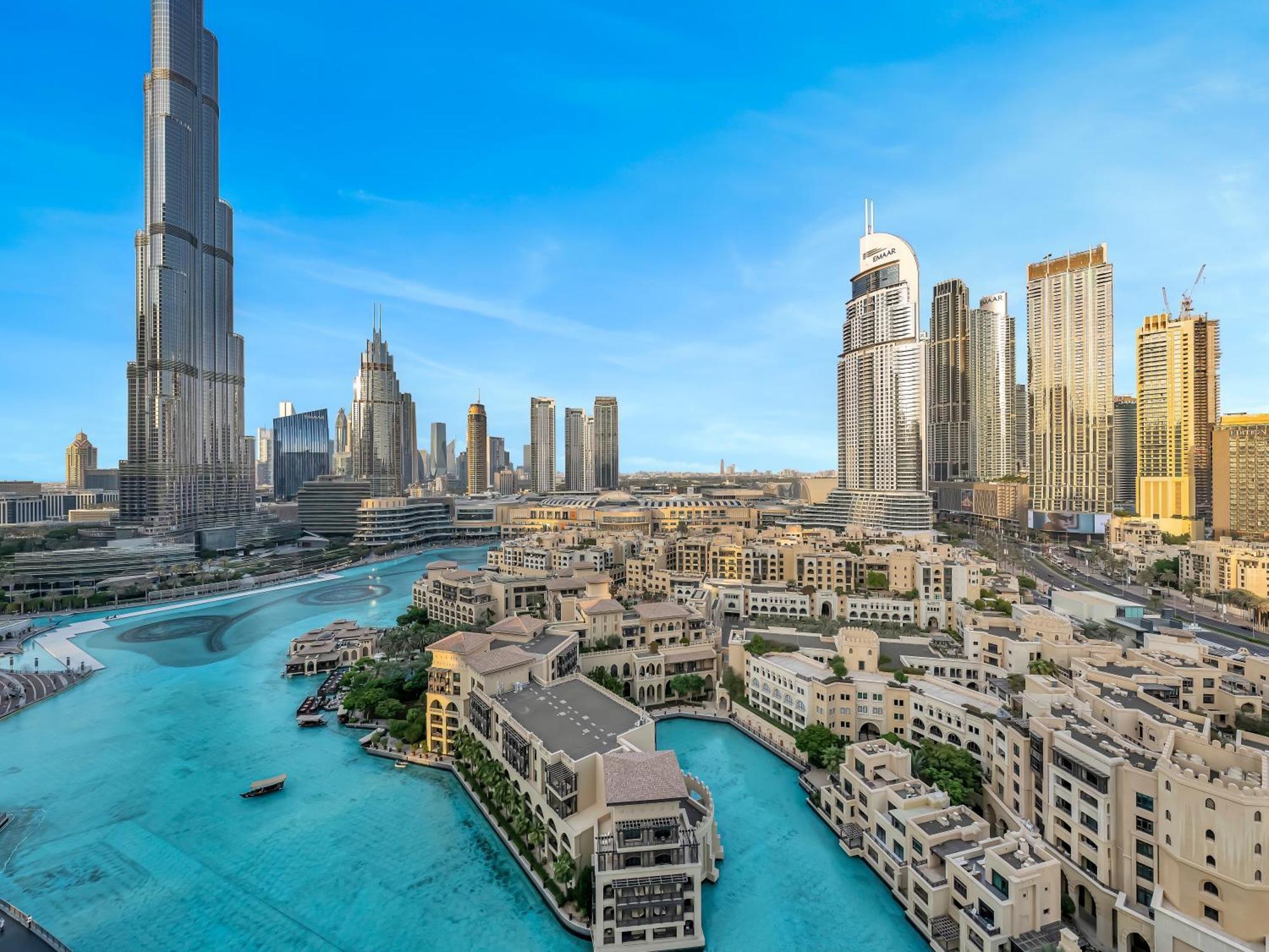 4 Bhk In Downtown With Iconic Burj Khalifa Views, 2 Minutes Walk To Mall *