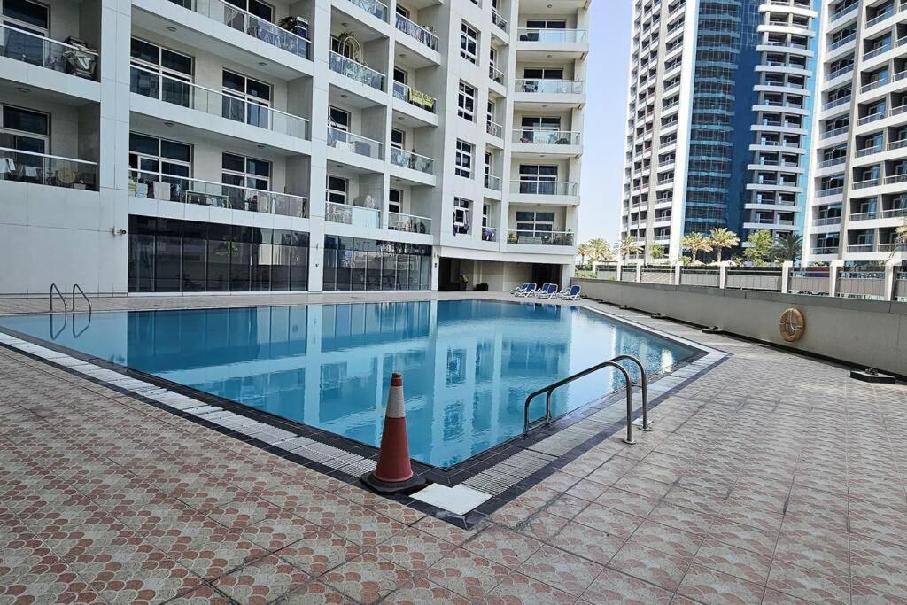 Apartment Barsha Heights Near Dic Metro & Emirates Mall