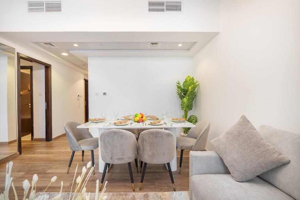 Barsha Heights Near Dic Metro & Emirates Mall Apartment *