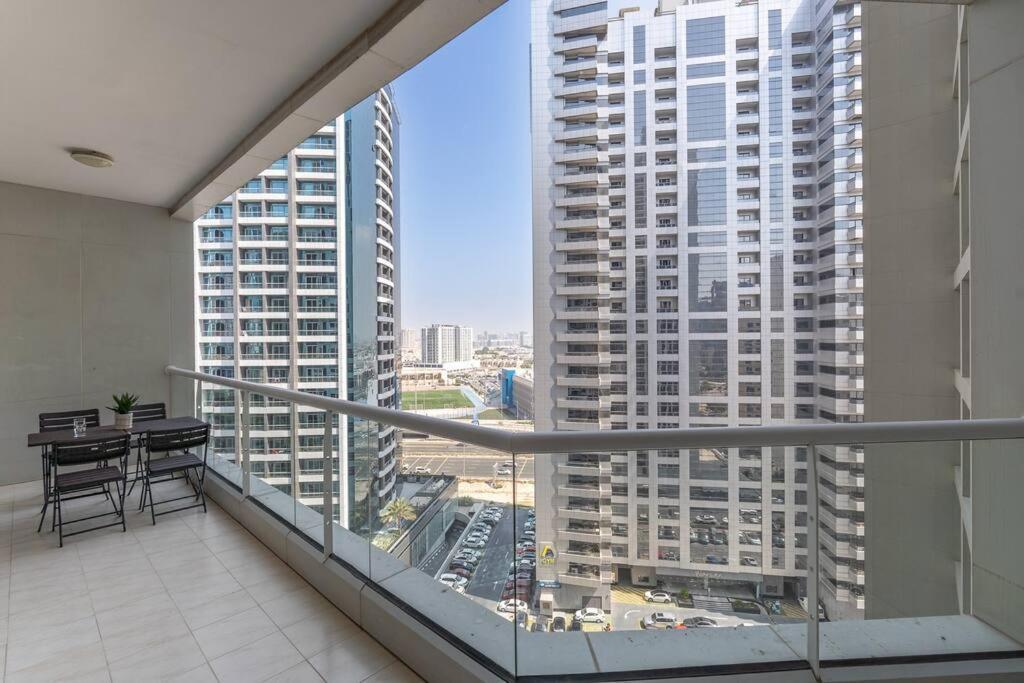 Apartment Barsha Heights Near Dic Metro & Emirates Mall Dubai