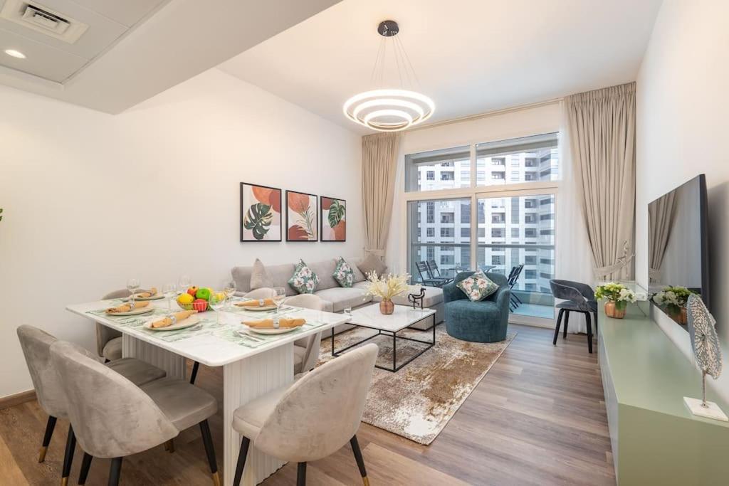 Barsha Heights Near Dic Metro & Emirates Mall Apartment *