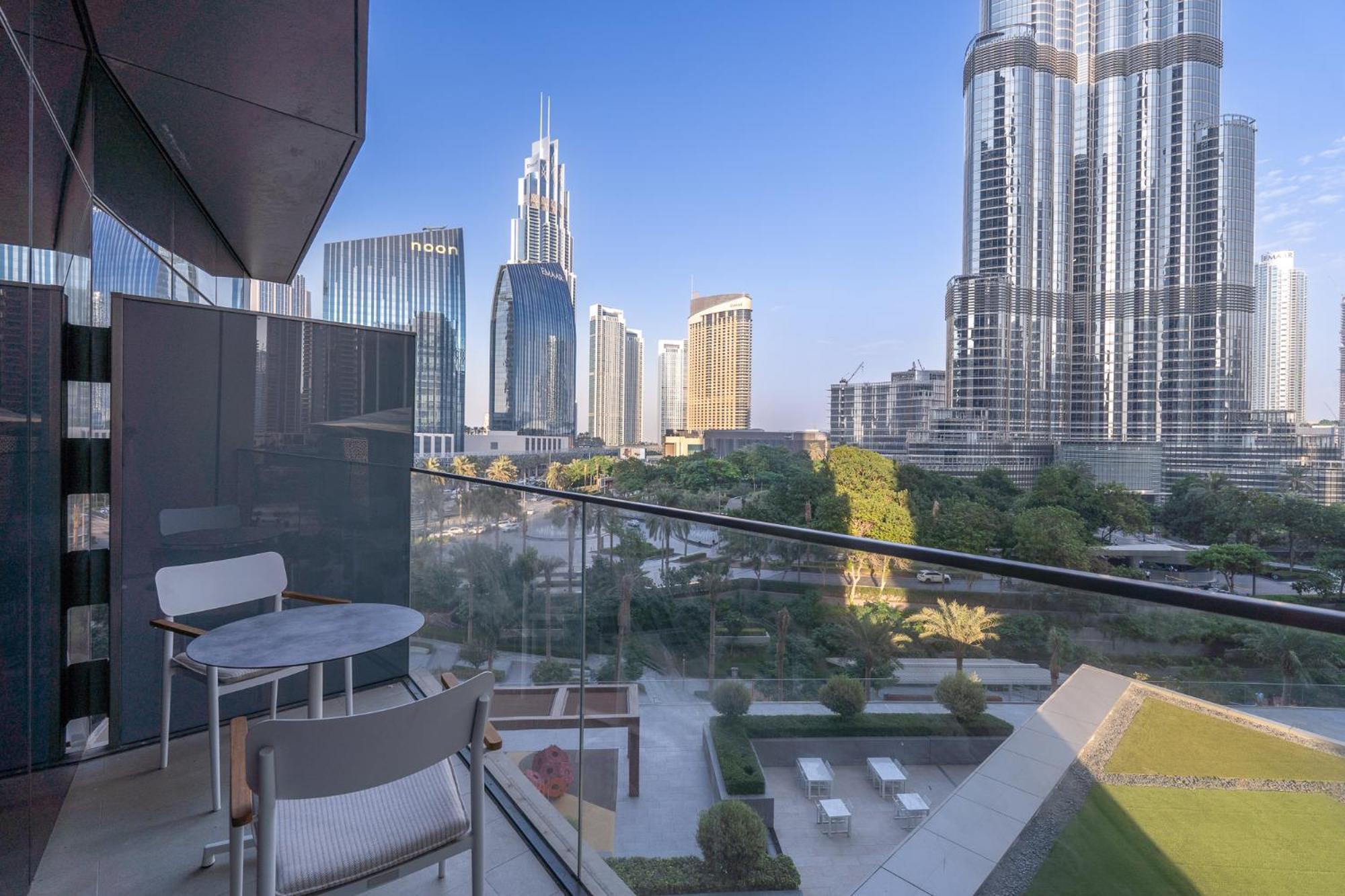 Spacious 3 Bedroom In Downtown With Burj Khalifa View Apartment