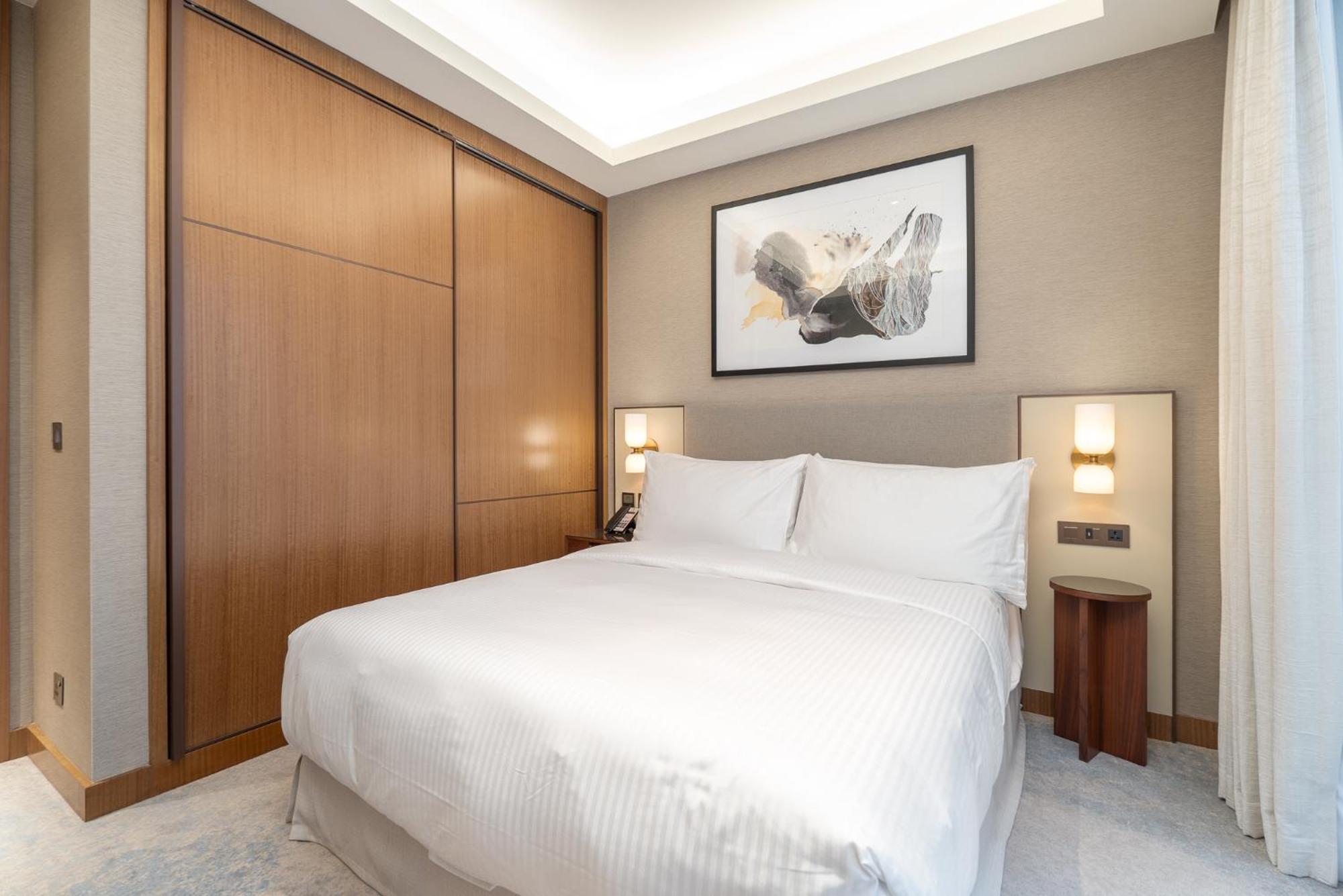 Spacious 3 Bedroom In Downtown With Burj Khalifa View Dubai
