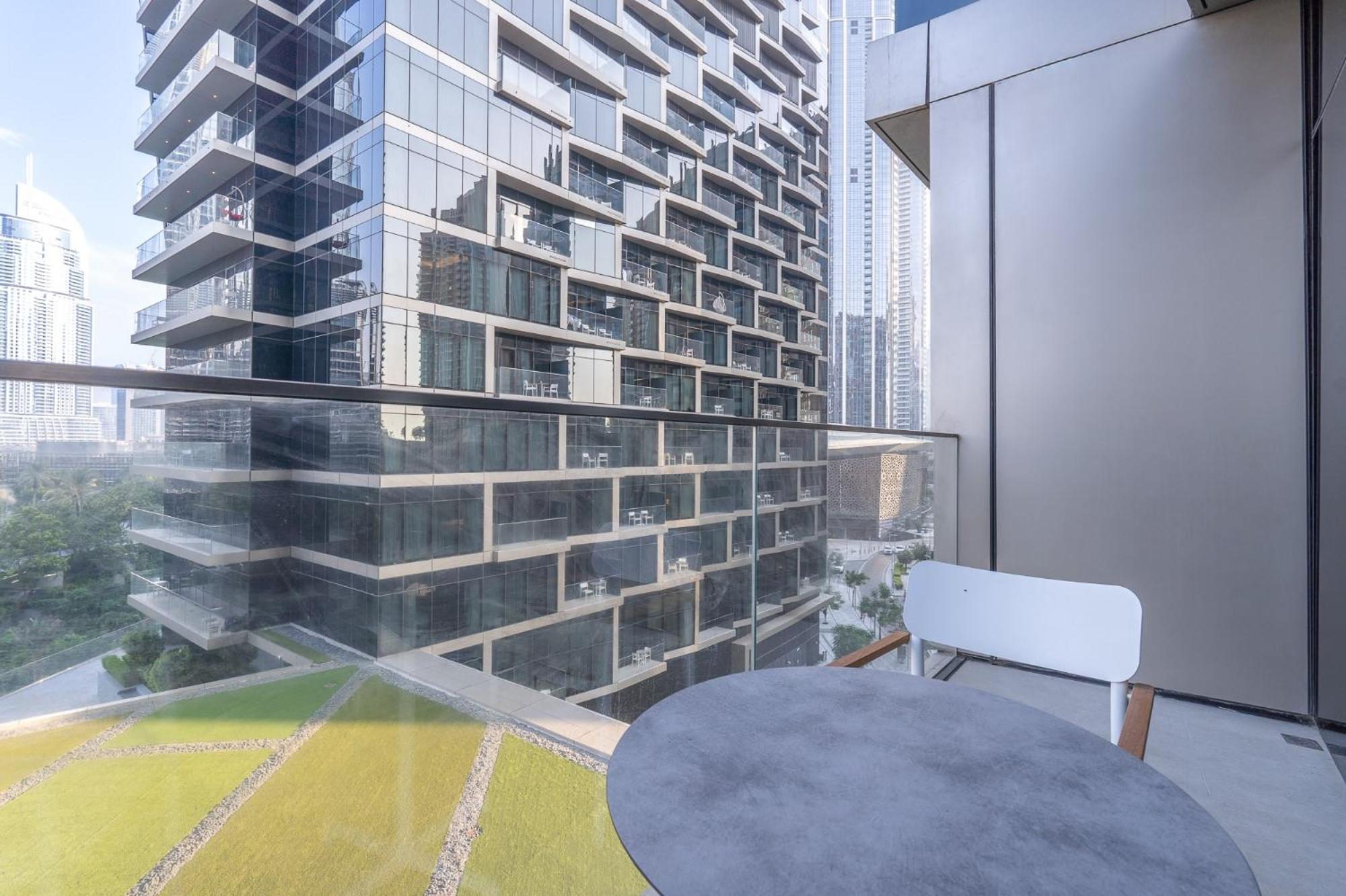 Spacious 3 Bedroom In Downtown With Burj Khalifa View