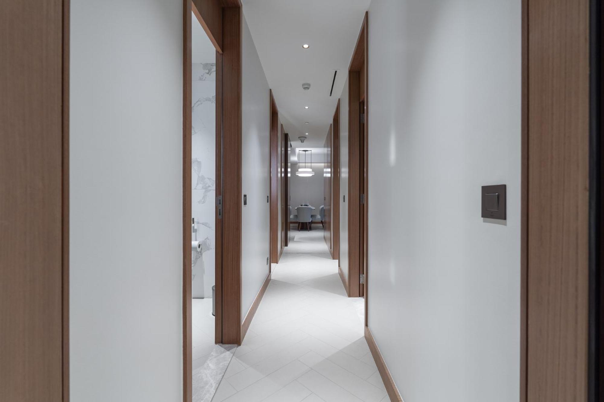 Spacious 3 Bedroom In Downtown With Burj Khalifa View Dubai
