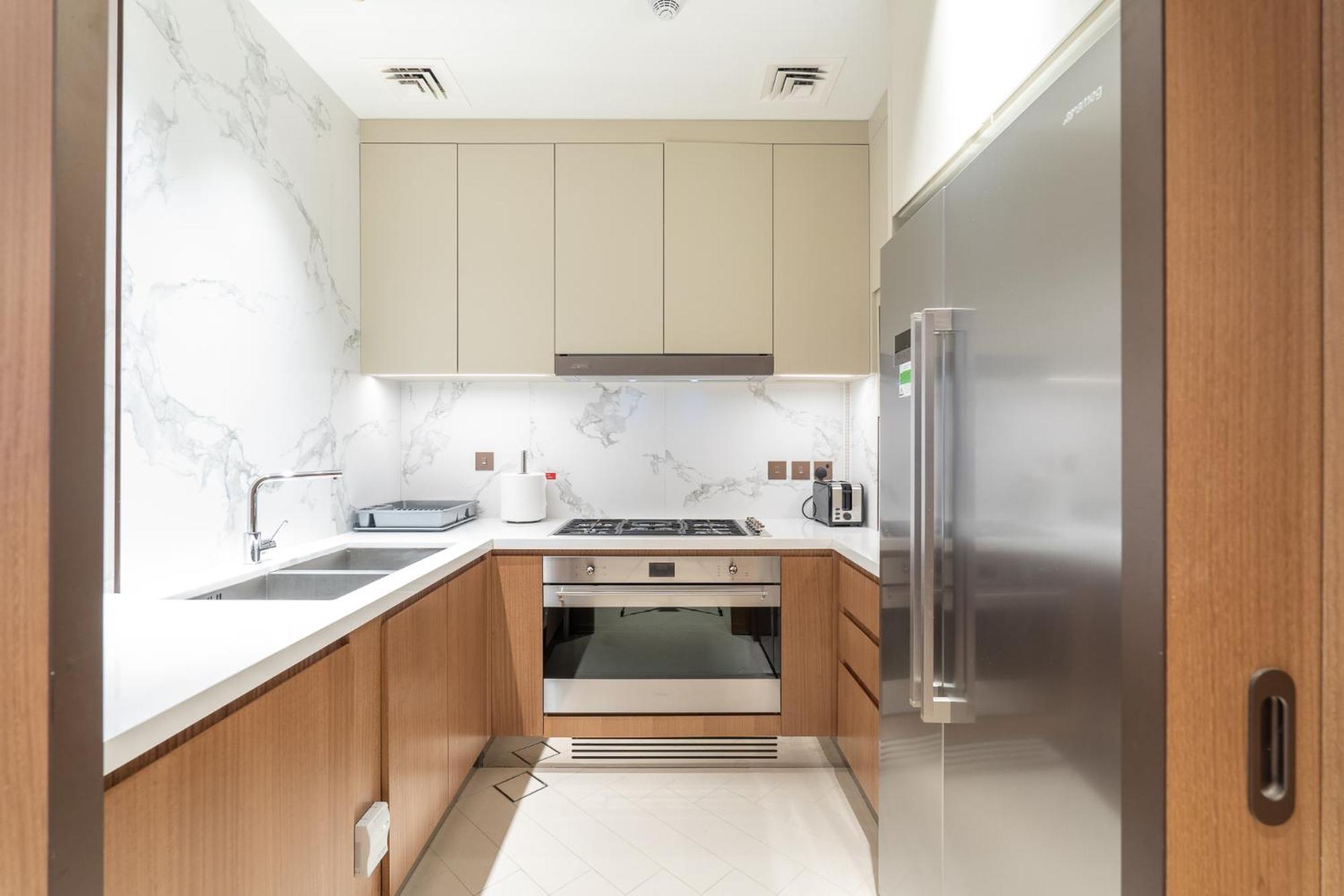 Spacious 3 Bedroom In Downtown With Burj Khalifa View Apartment Dubai