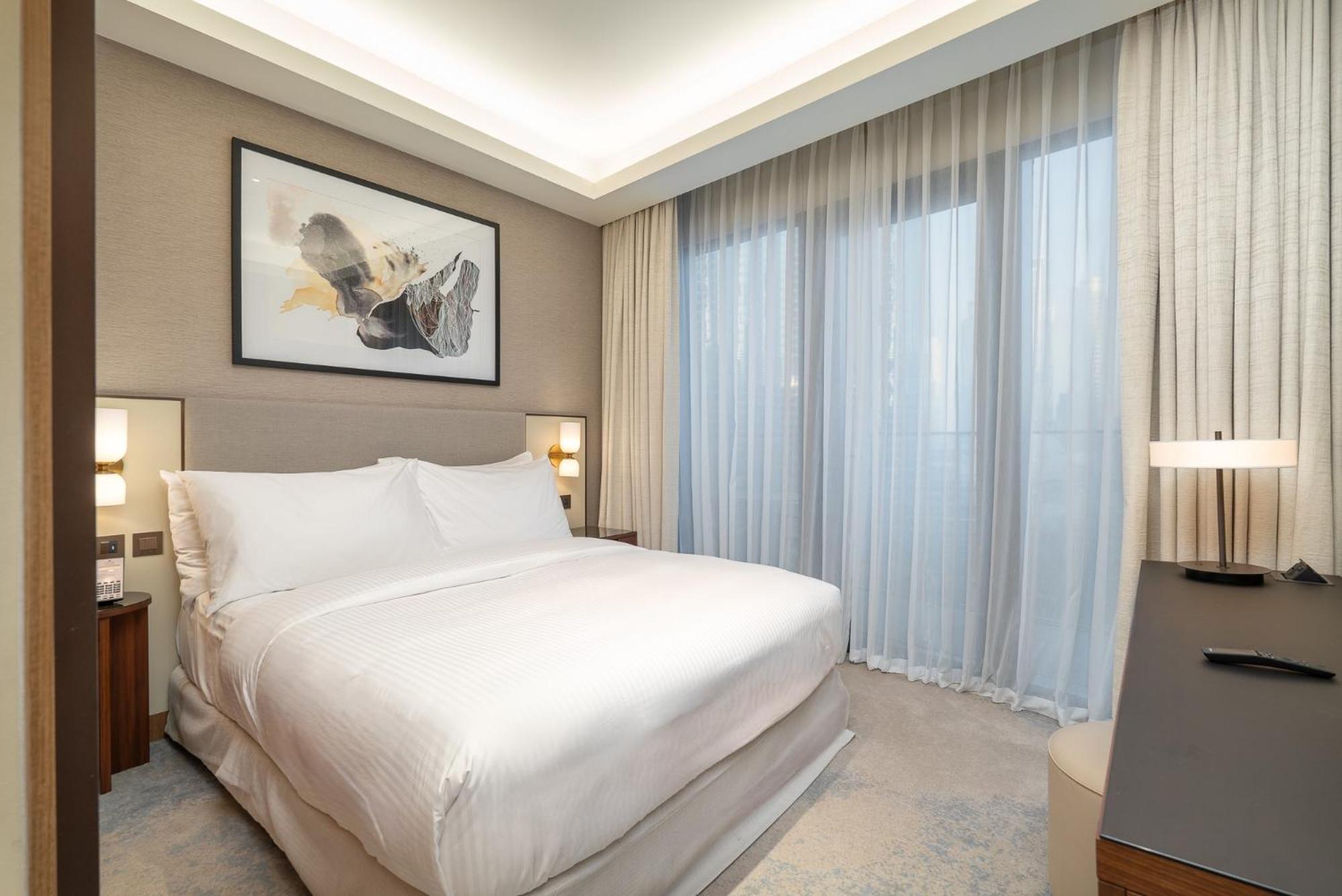 Spacious 3 Bedroom In Downtown With Burj Khalifa View * Dubai