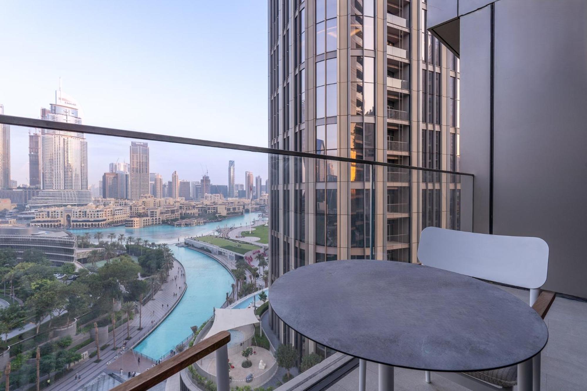 Spacious 3 Bedroom In Downtown With Burj Khalifa View Apartment *