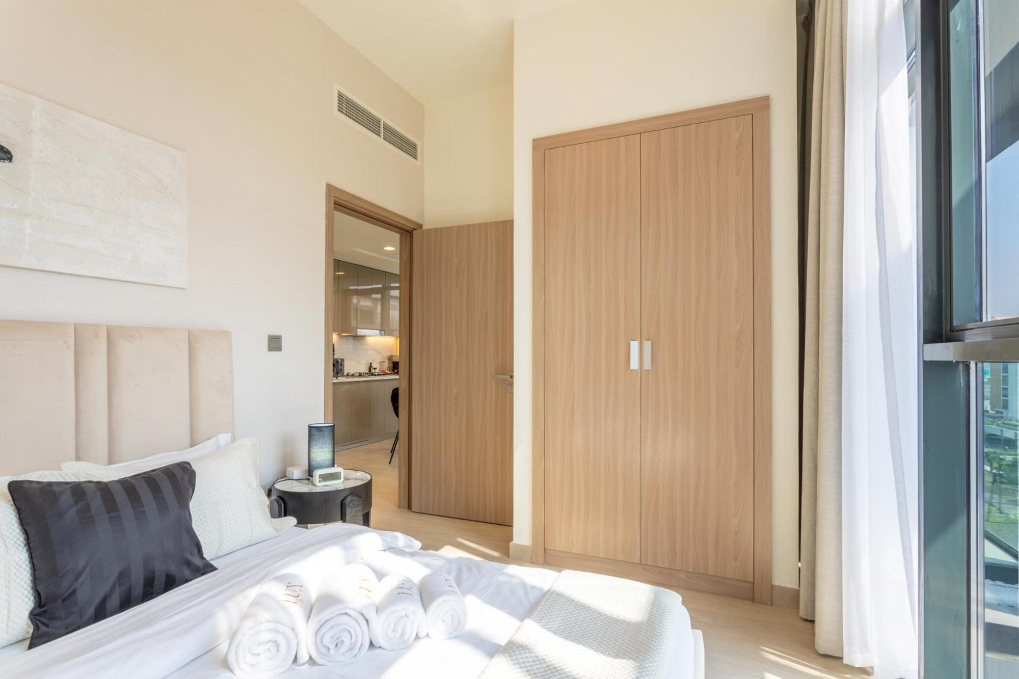 Trendy Azizi Riviera 1-bed With Balcony Views Apartment Dubai