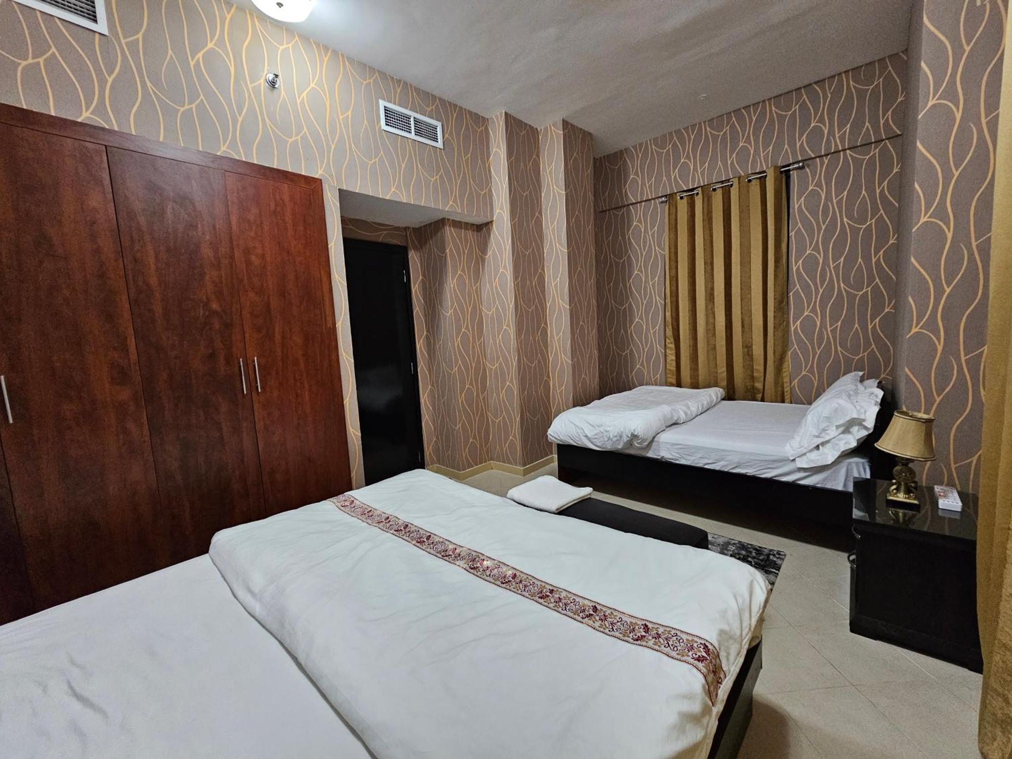 2 Bhk Marina Budget Friendly *