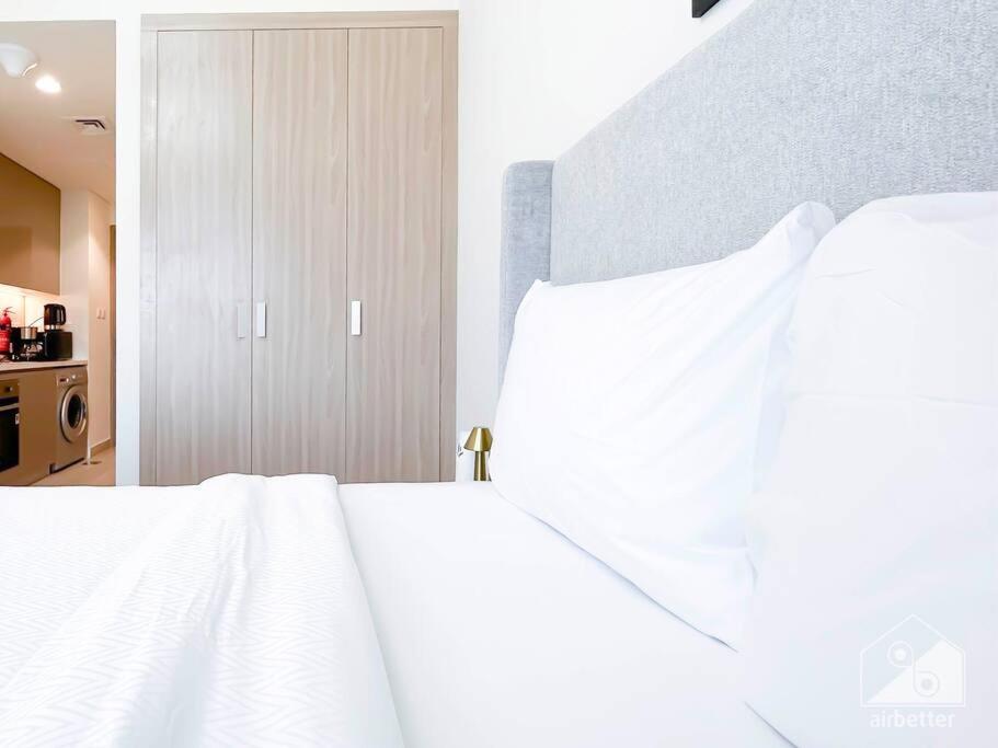 Balcony Haven In Riviera Apartment Dubai