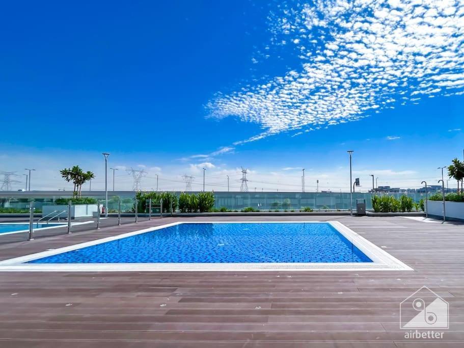 Apartment Balcony Haven In Riviera