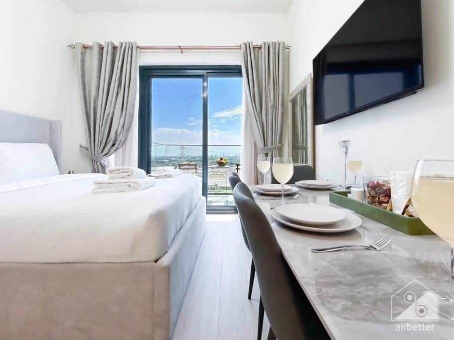 Balcony Haven In Riviera *