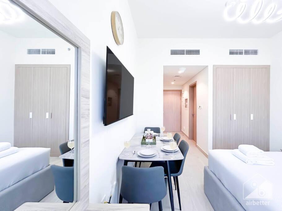 Apartment Balcony Haven In Riviera Dubai