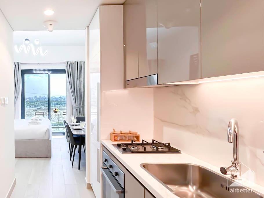 Apartment Balcony Haven In Riviera