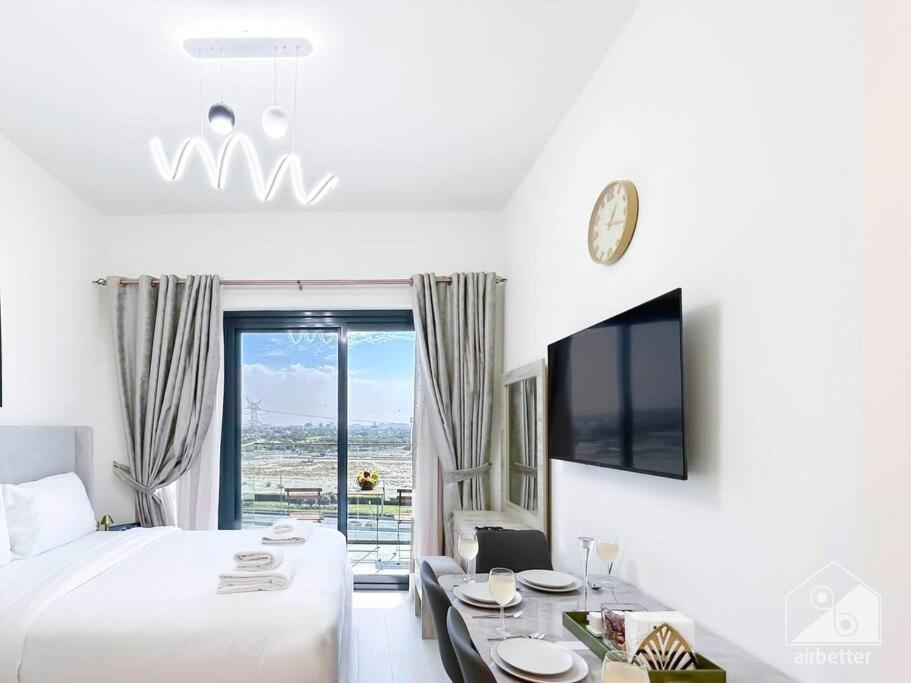 Balcony Haven In Riviera