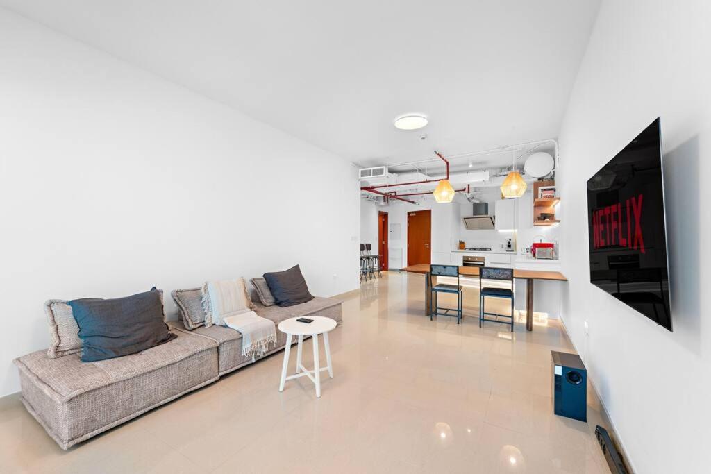 Apartment Chic 1br With Pool, Gym, Bbq, Tennis Court